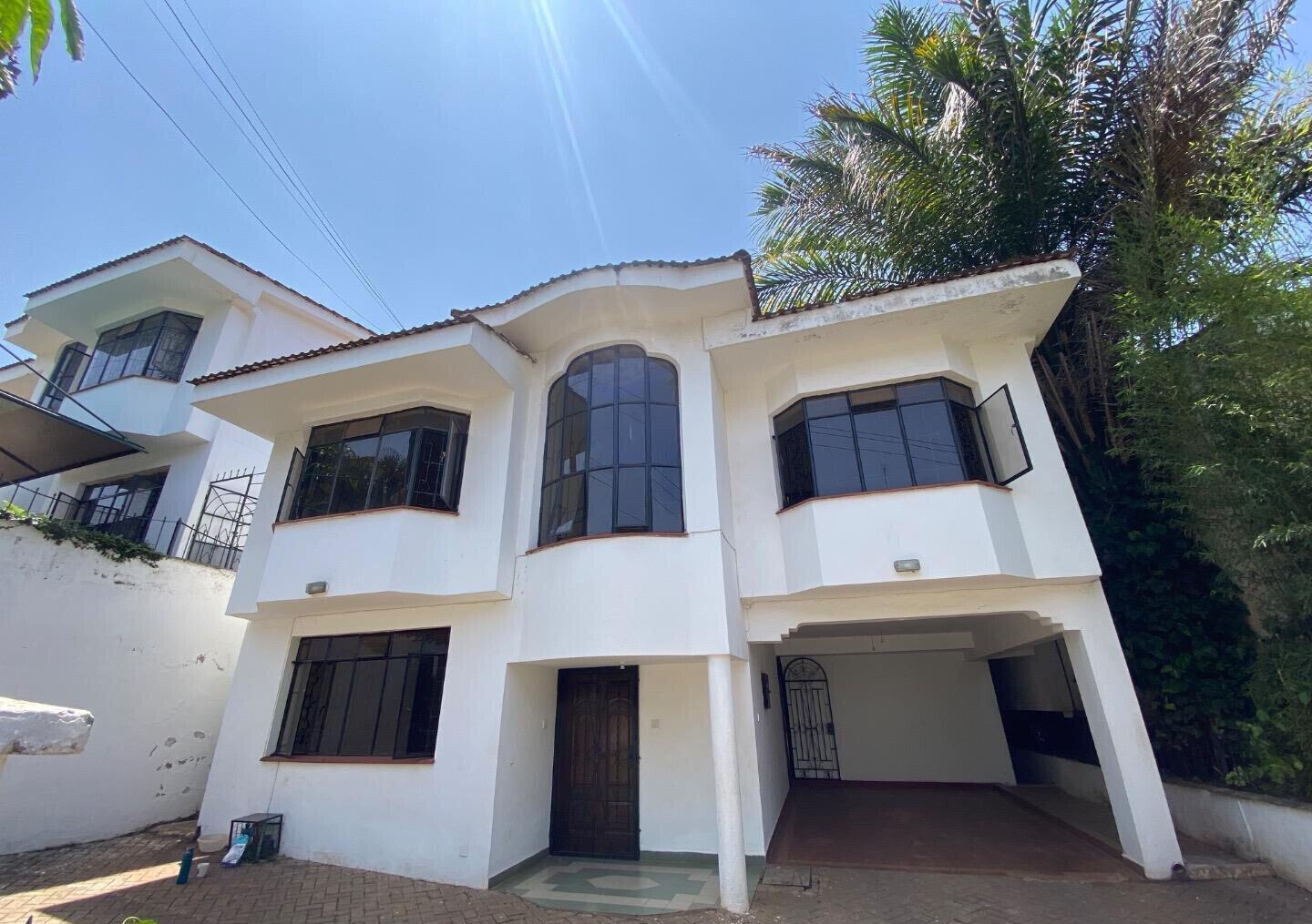 5BR Townhouse with Private Garden & Balcony – Riverside Gated Community