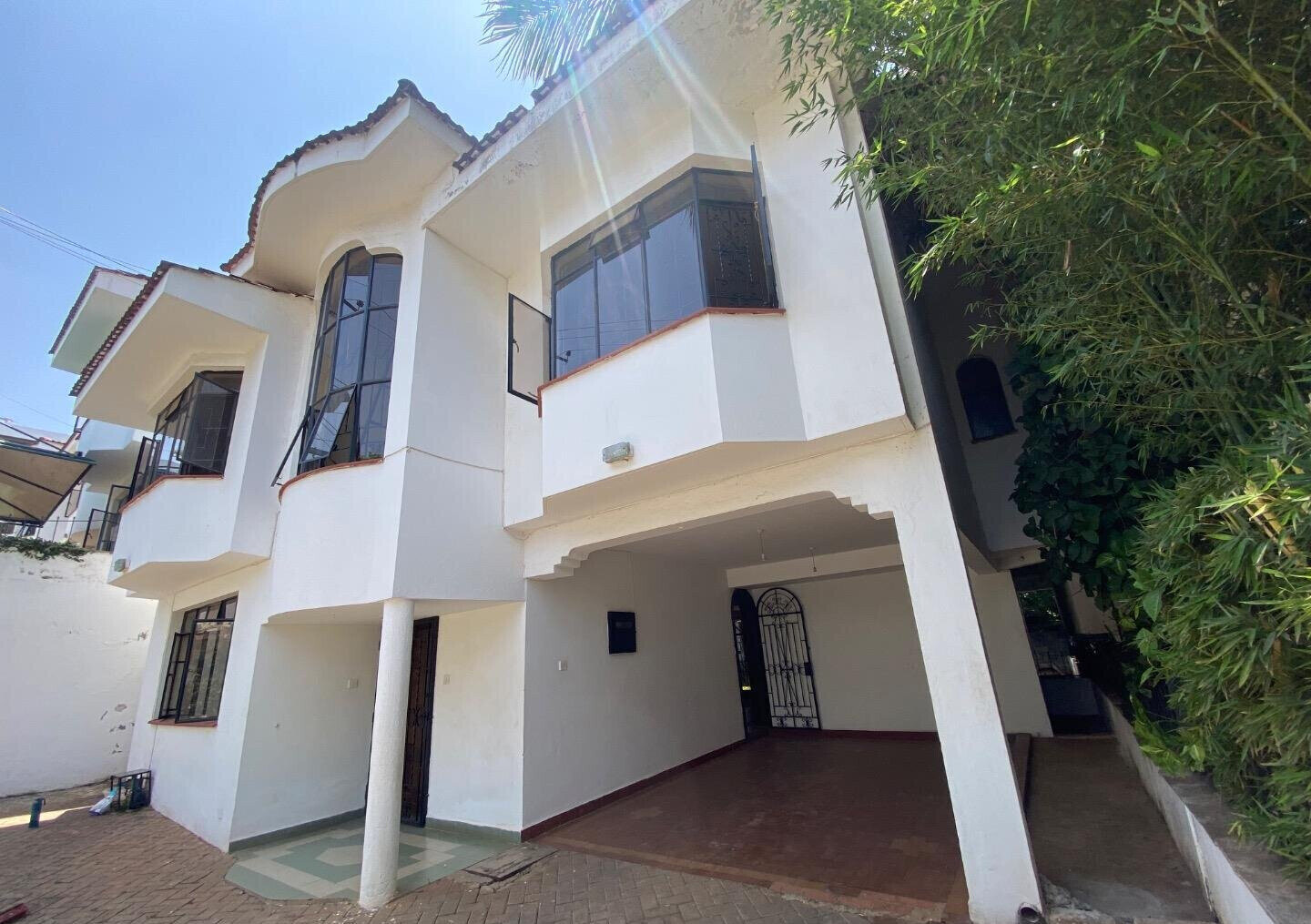 5BR Townhouse with Private Garden & Balcony – Riverside Gated Community