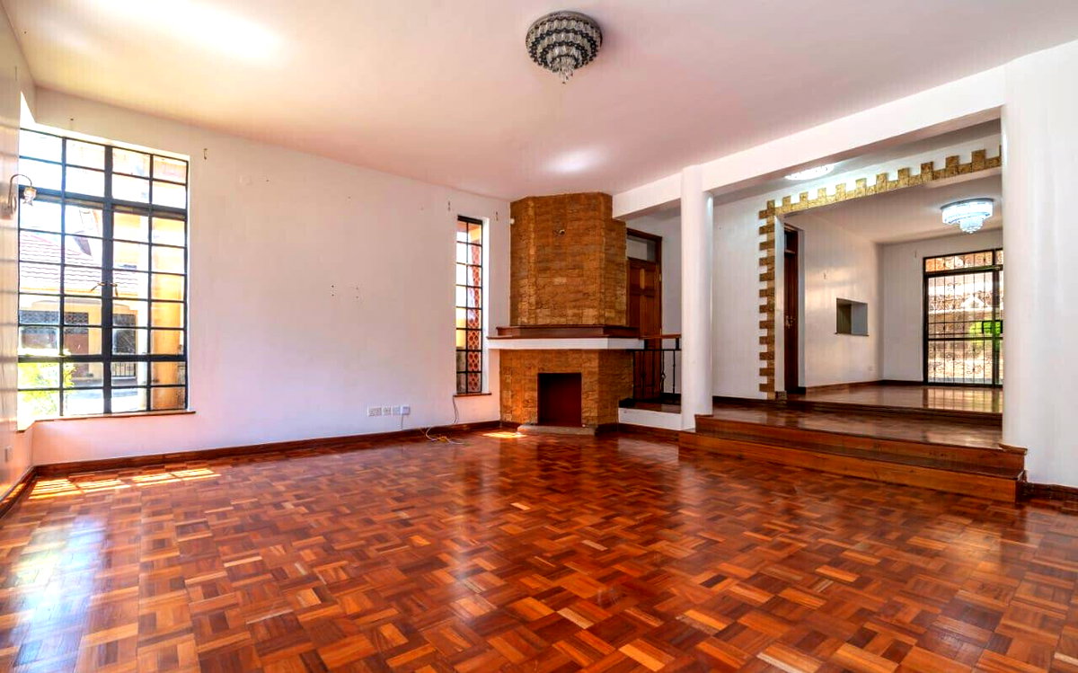 4-Ensuite Townhouse with DSQ & Easy Access - Lavington