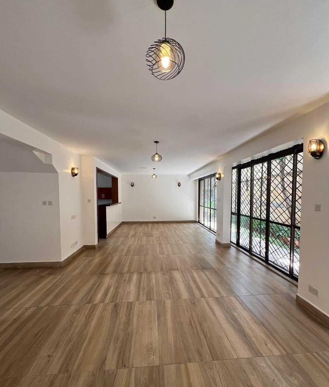 5-Ensuite Townhouse with DSQ & Private Garden - Lavington