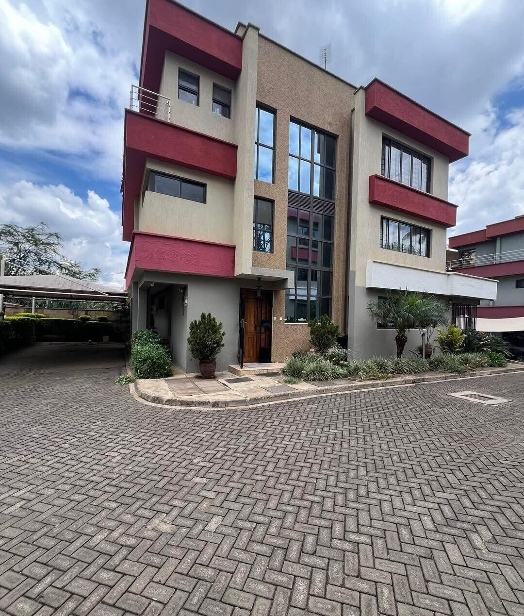 5-Ensuite Townhouse with DSQ & Private Garden - Lavington