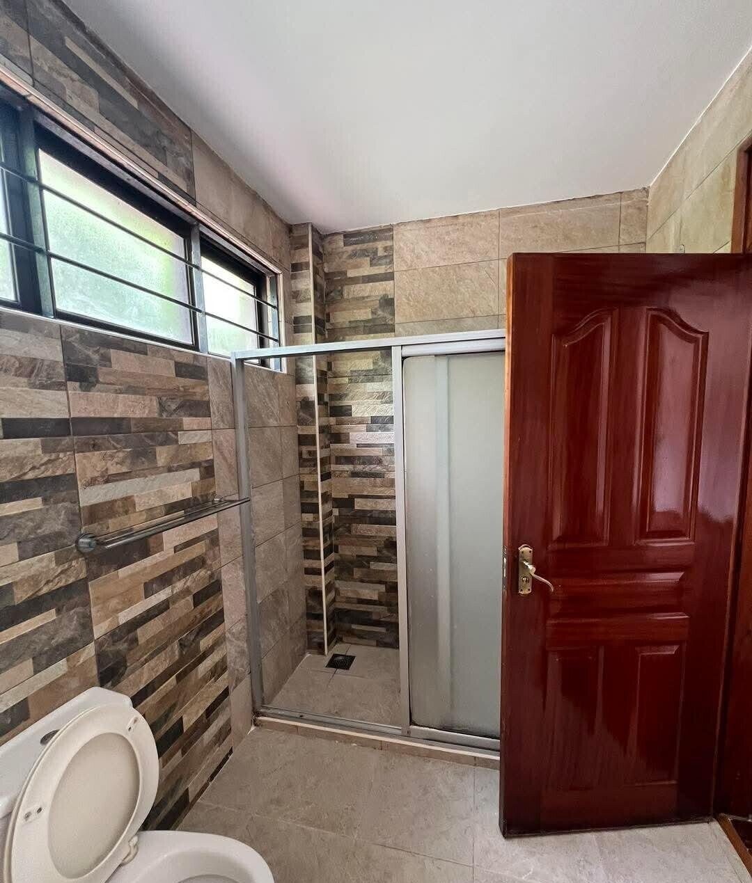 5-Ensuite Townhouse with DSQ & Private Garden - Lavington