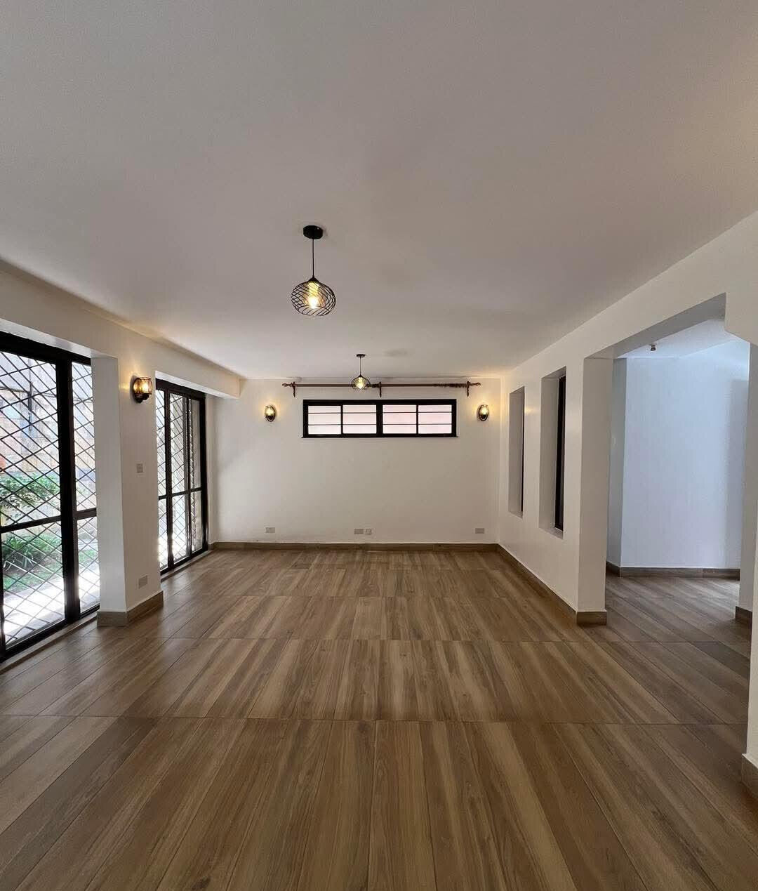 5-Ensuite Townhouse with DSQ & Private Garden - Lavington
