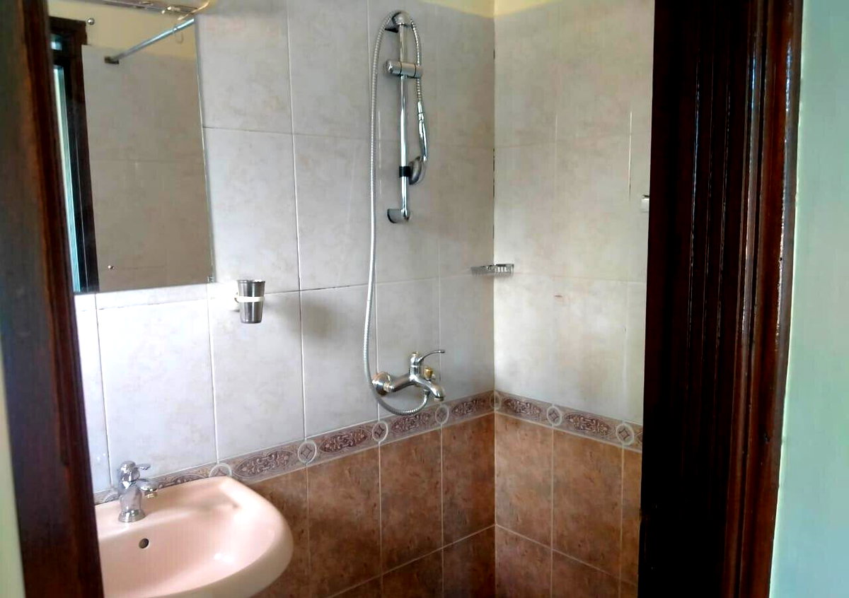 4-Ensuite Townhouse with Garden & DSQ - Lavington Gated