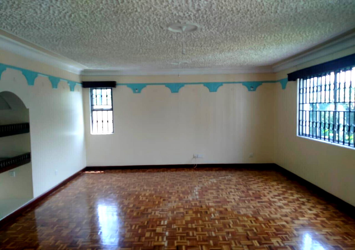 4-Ensuite Townhouse with Garden & DSQ - Lavington Gated