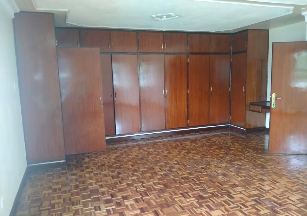 4-Ensuite Townhouse with Garden & DSQ - Lavington Gated