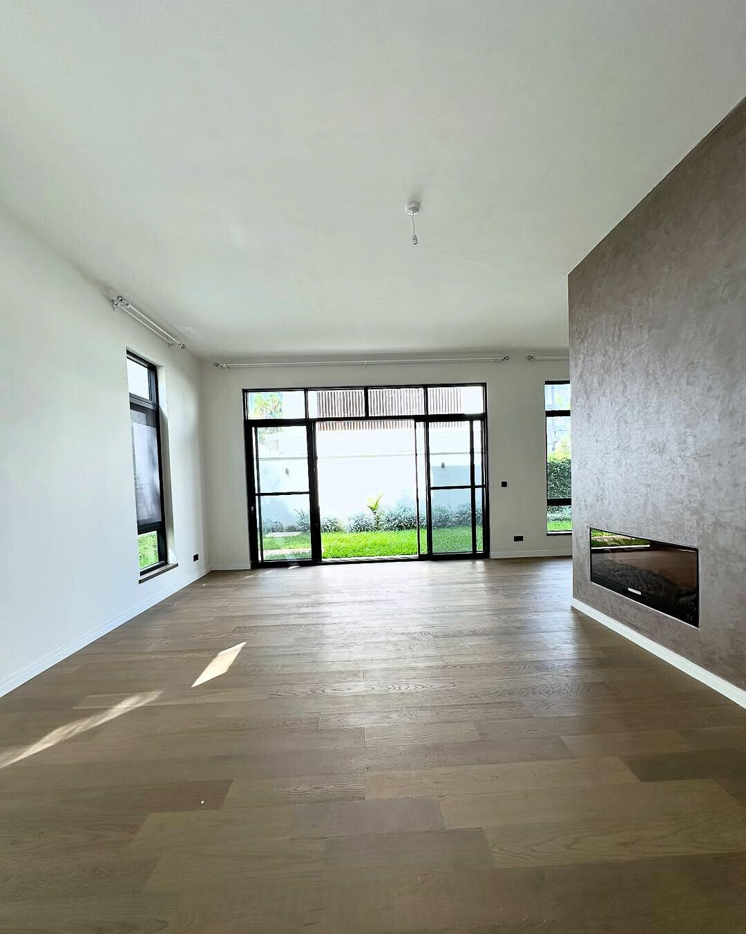 5-Ensuite Villa with Private Garden & DSQ - Lavington