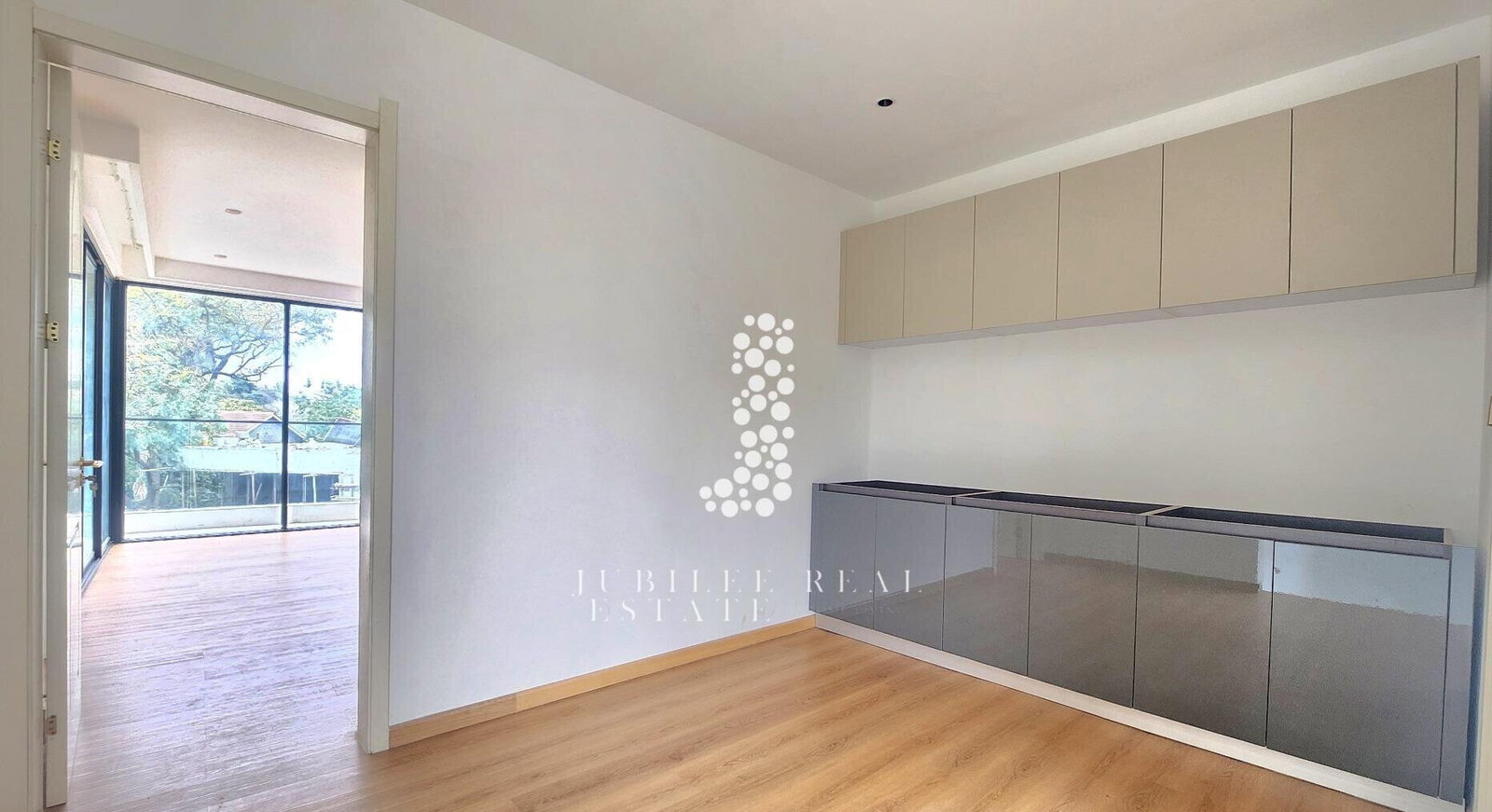6-Bed Townhouse with Study & Walk-in Closet - Lavington