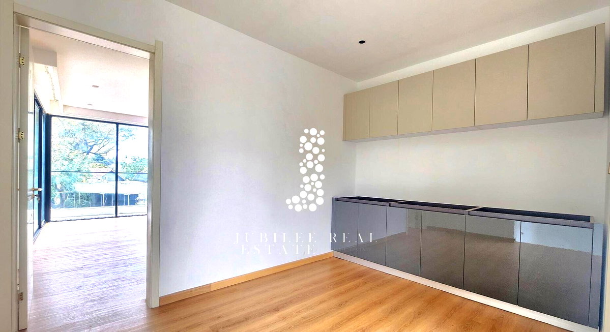 6-Bed Townhouse with Study & Walk-in Closet - Lavington