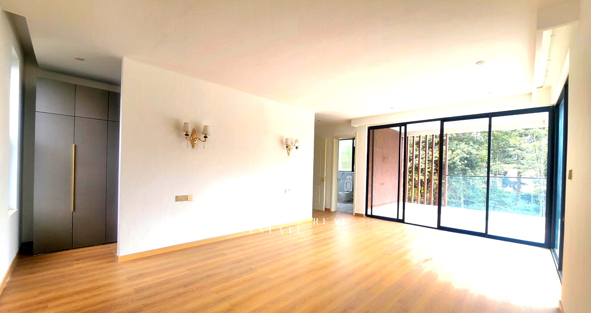 6-Bed Townhouse with Study & Walk-in Closet - Lavington