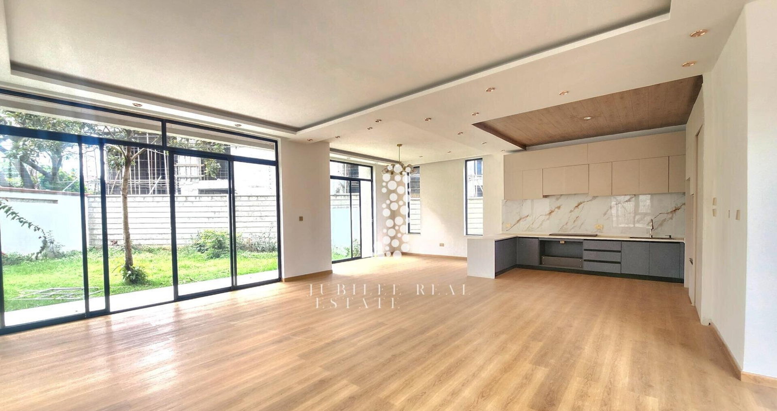 6-Bed Townhouse with Study & Walk-in Closet - Lavington