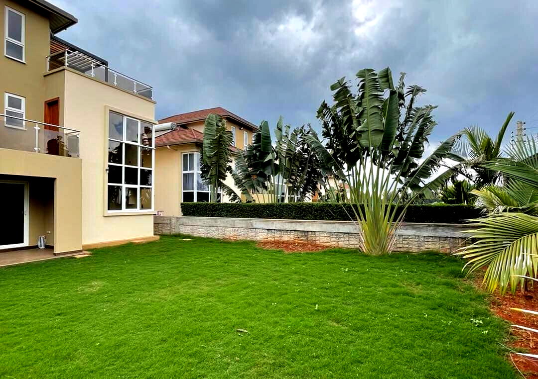 4BR Townhouse with Rooftop Terrace & Home Office - Runda