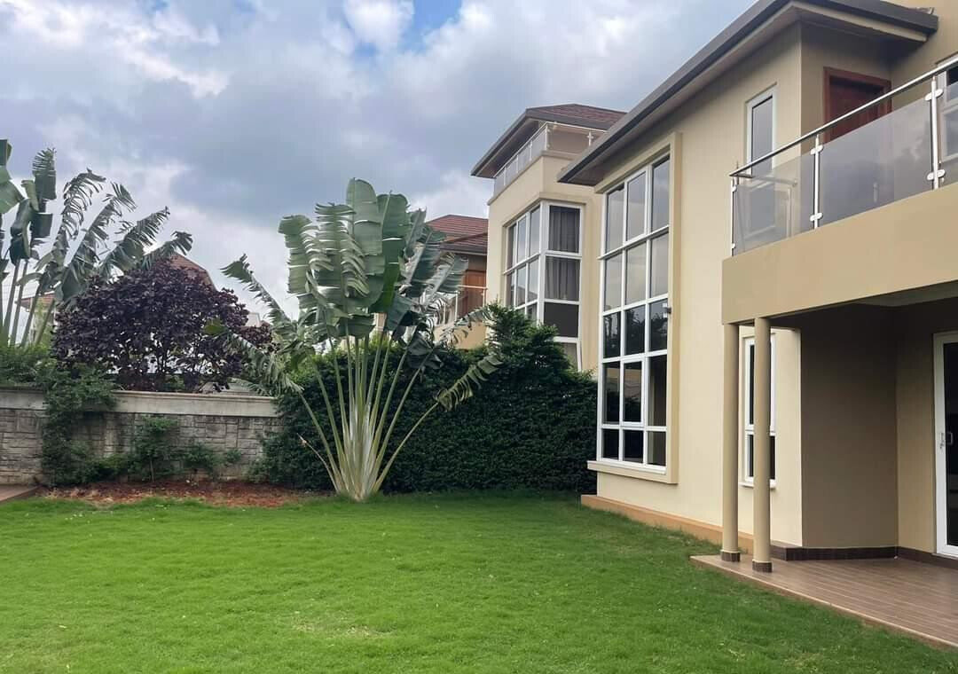 4BR Townhouse with Rooftop Terrace & Home Office - Runda