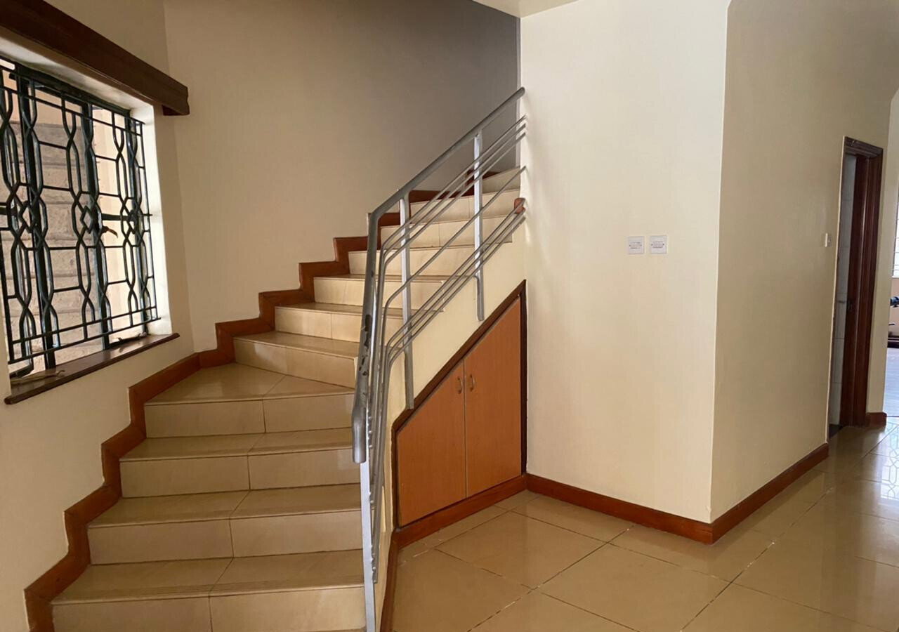 5-Ensuite Townhouse with DSQ & Shared Pool - Lavington Gated Community