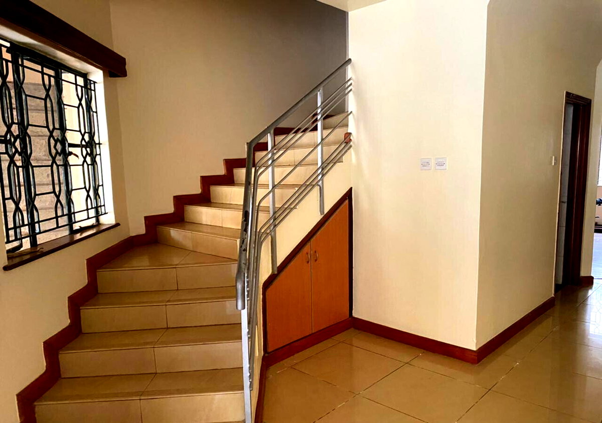 5-Ensuite Townhouse with DSQ & Shared Pool - Lavington Gated Community