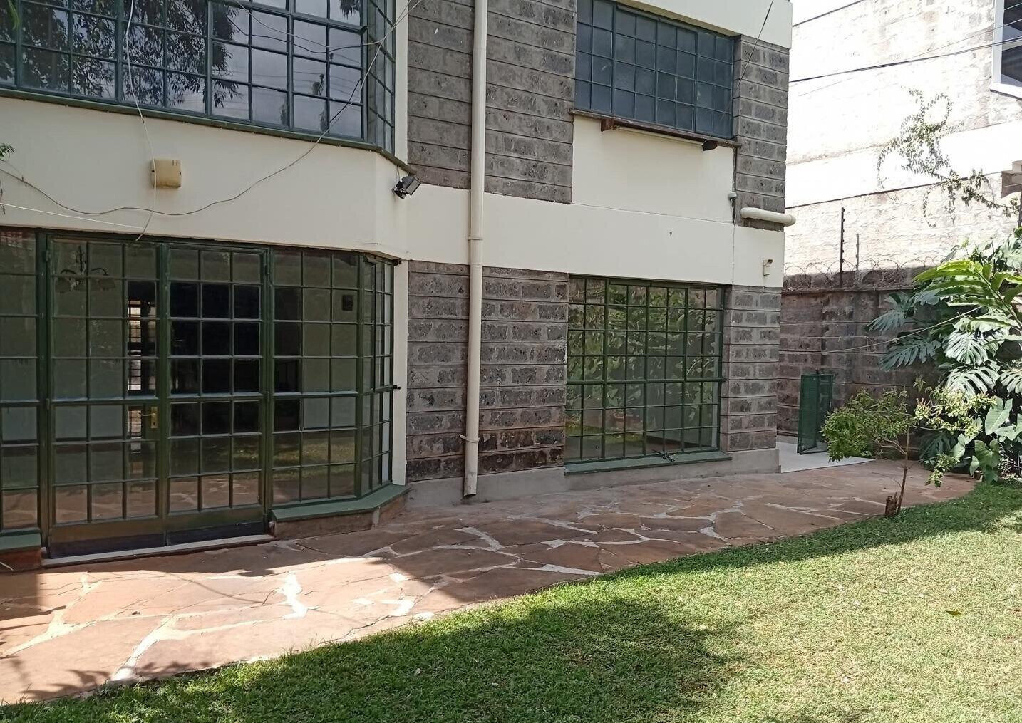 5-Bed All-Ensuite Townhouse with Serene Garden - Lower Kabete