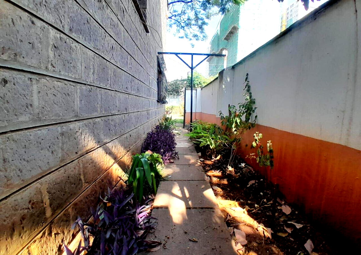 3BR Townhouse with Parquet Floors & Playground - Lavington