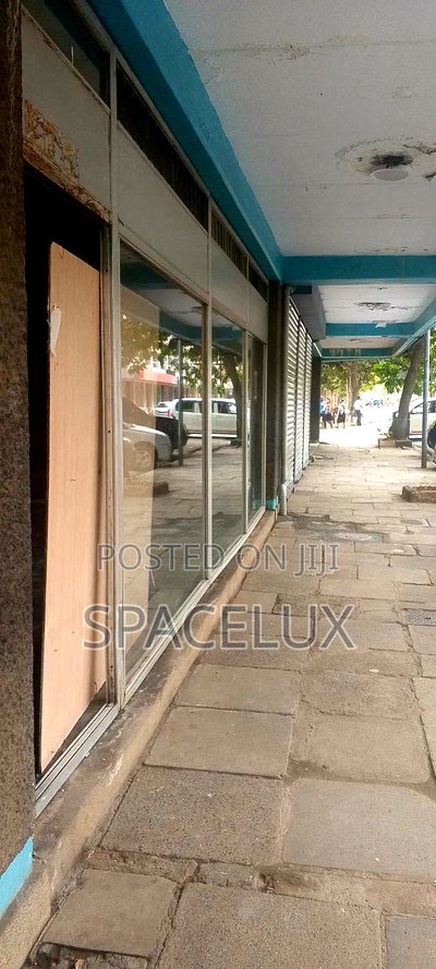 Big Outlet Shops Space - Image 4