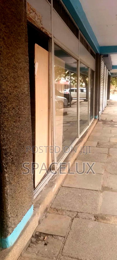 Big Outlet Shops Space - Image 1