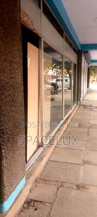 Big Outlet Shops Space - Image 2