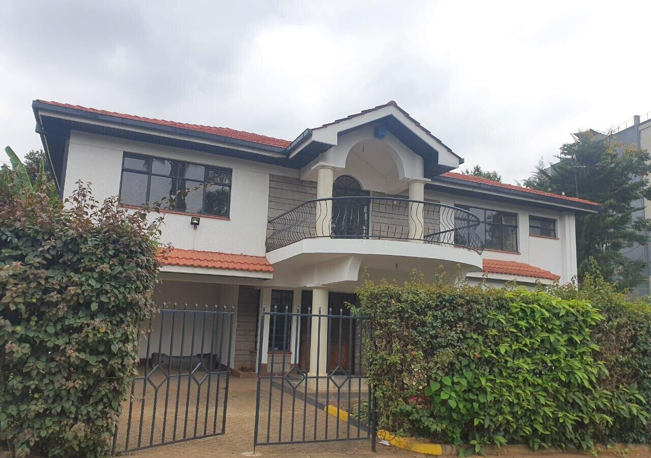 4BR Townhouse with DSQ & Family Room - Westlands Gated