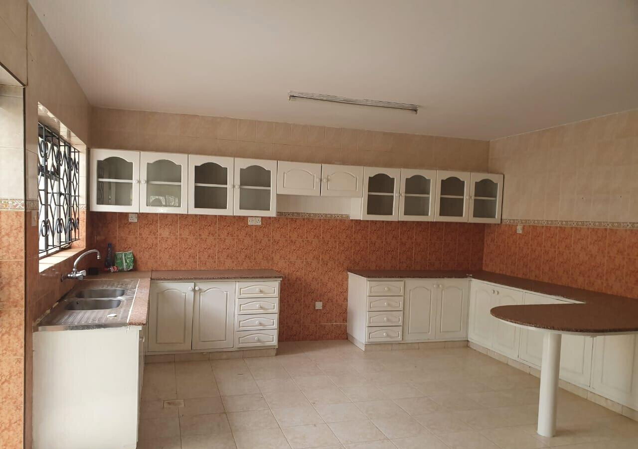 4BR Townhouse with DSQ & Family Room - Westlands Gated