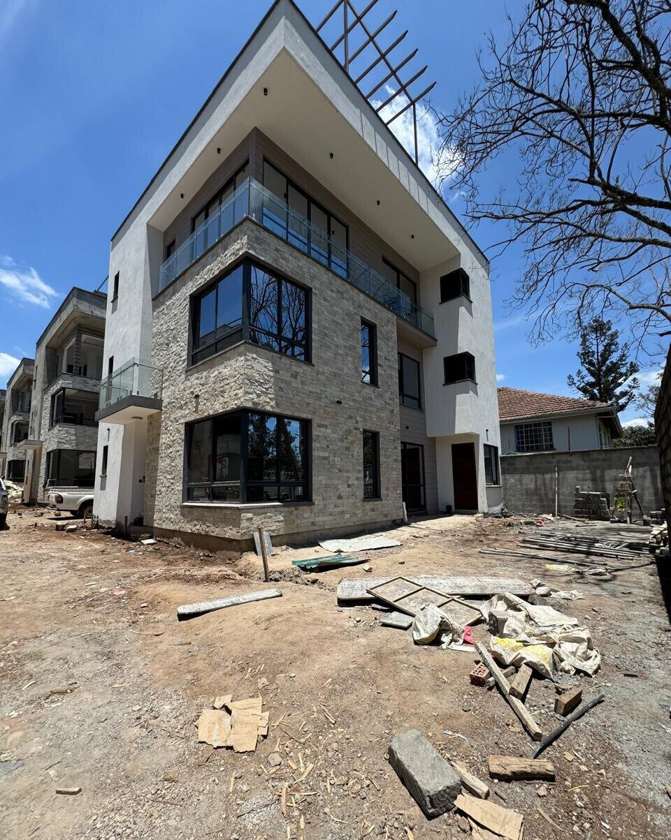 Contemporary 4BR Townhouse with DSQ in Lavington Gated Estate
