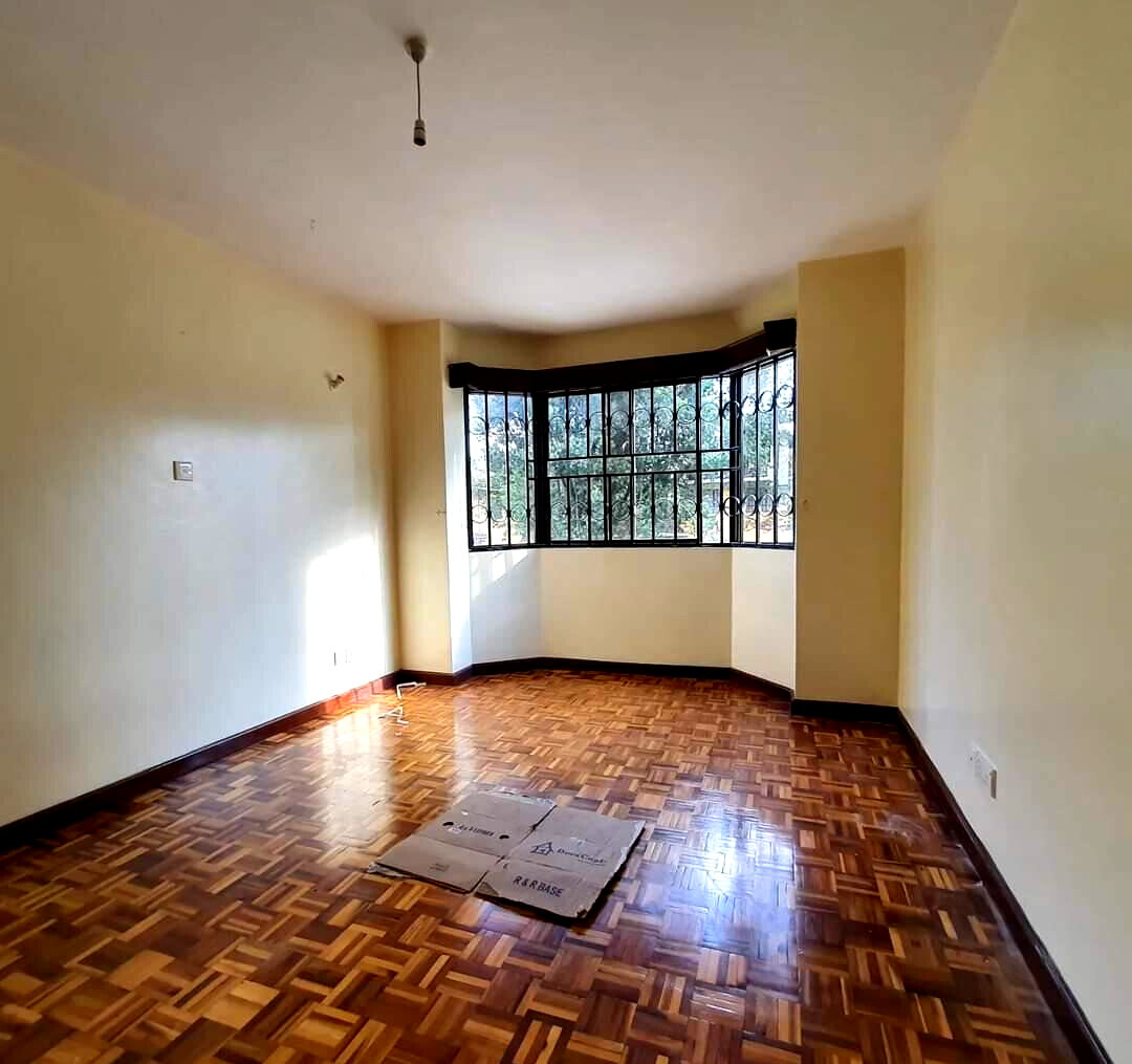 Homely 4-Bed Ensuite Townhouse with Garden - Lavington