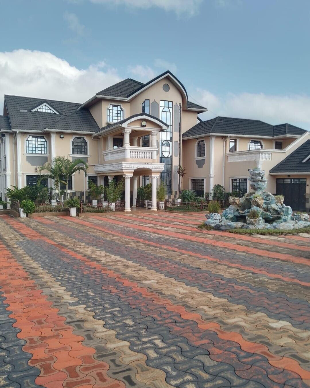 Half Acre 6BR Garden Home at KSh 500K