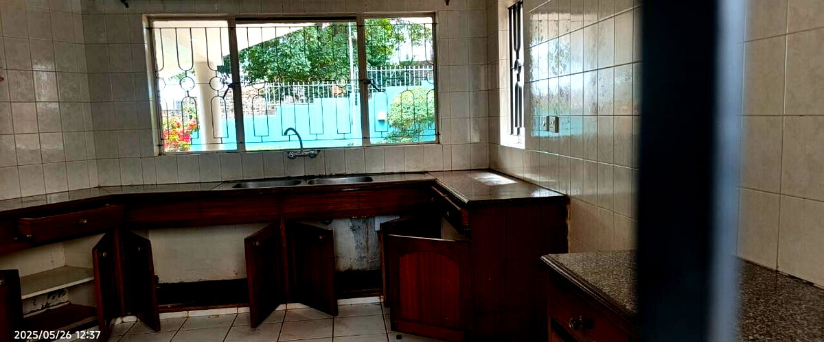 4BR Townhouse with DSQ & Granite Kitchen - Spring Valley