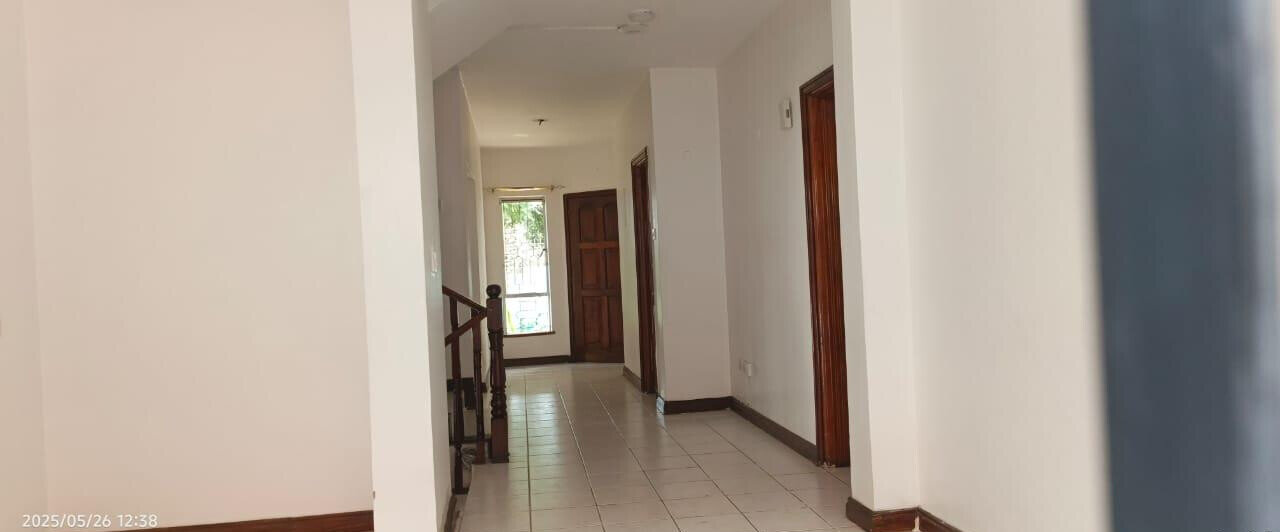 4BR Townhouse with DSQ & Granite Kitchen - Spring Valley