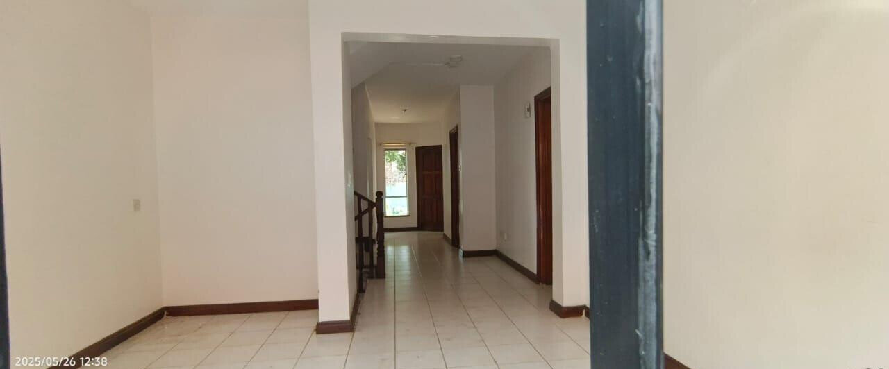 4BR Townhouse with DSQ & Granite Kitchen - Spring Valley