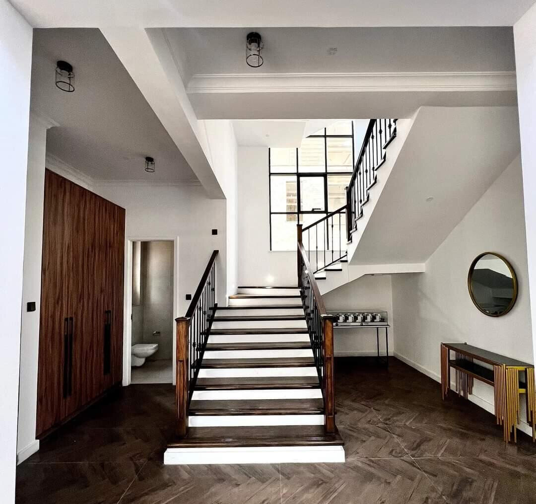 10 Exclusive Villas with 4BR + DSQ & Solar - Lavington