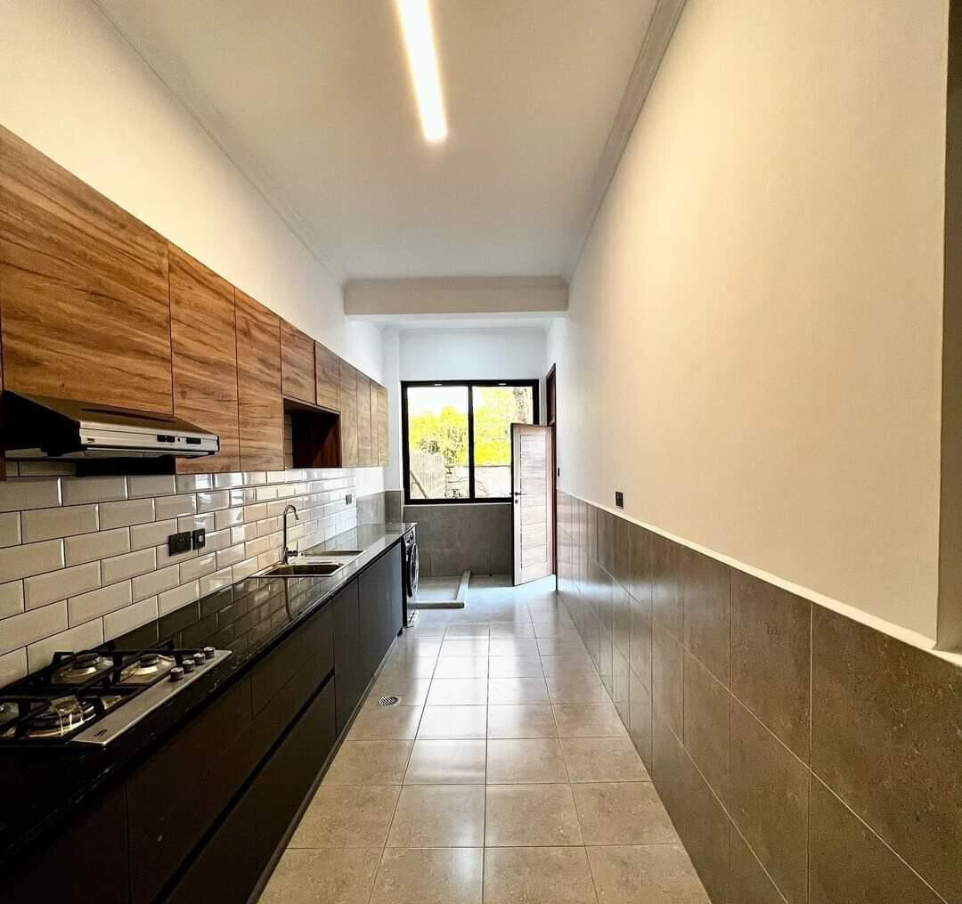 10 Exclusive Villas with 4BR + DSQ & Solar - Lavington