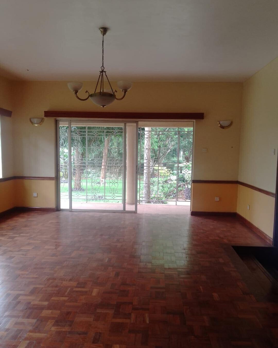 Half Acre 5BR Haven for KSh 350K