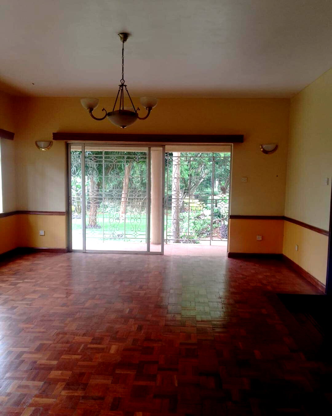 Half Acre 5BR Haven for KSh 350K