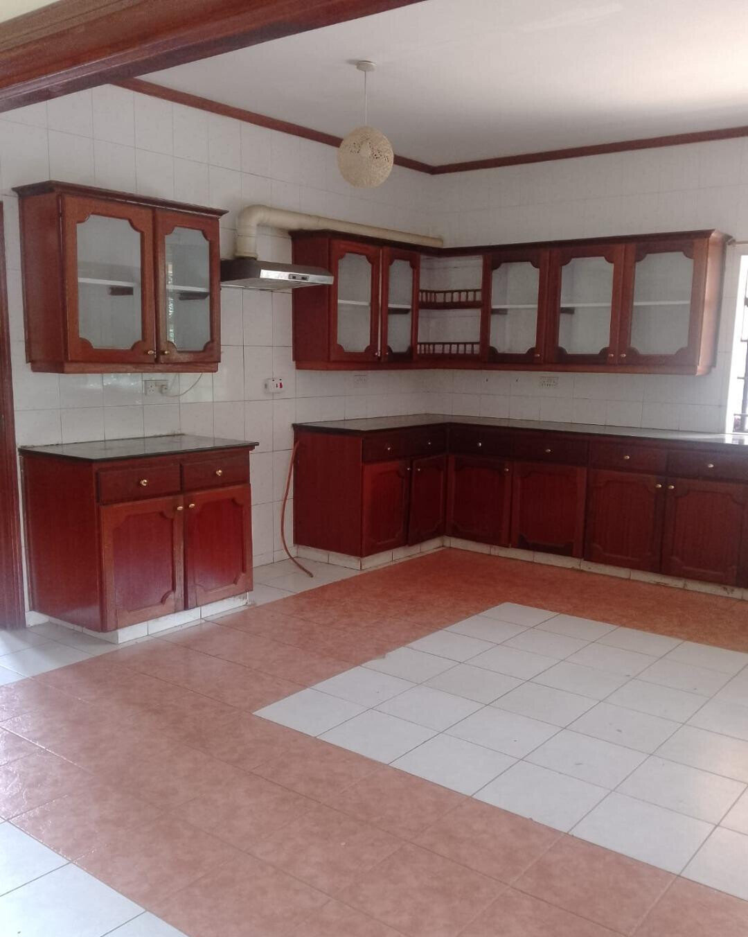 Half Acre 5BR Haven for KSh 350K