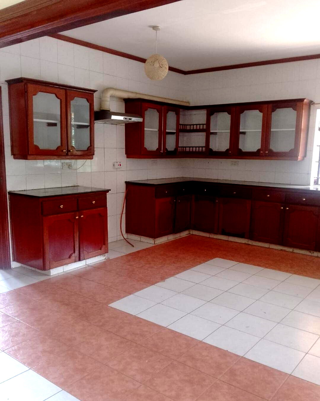 Half Acre 5BR Haven for KSh 350K