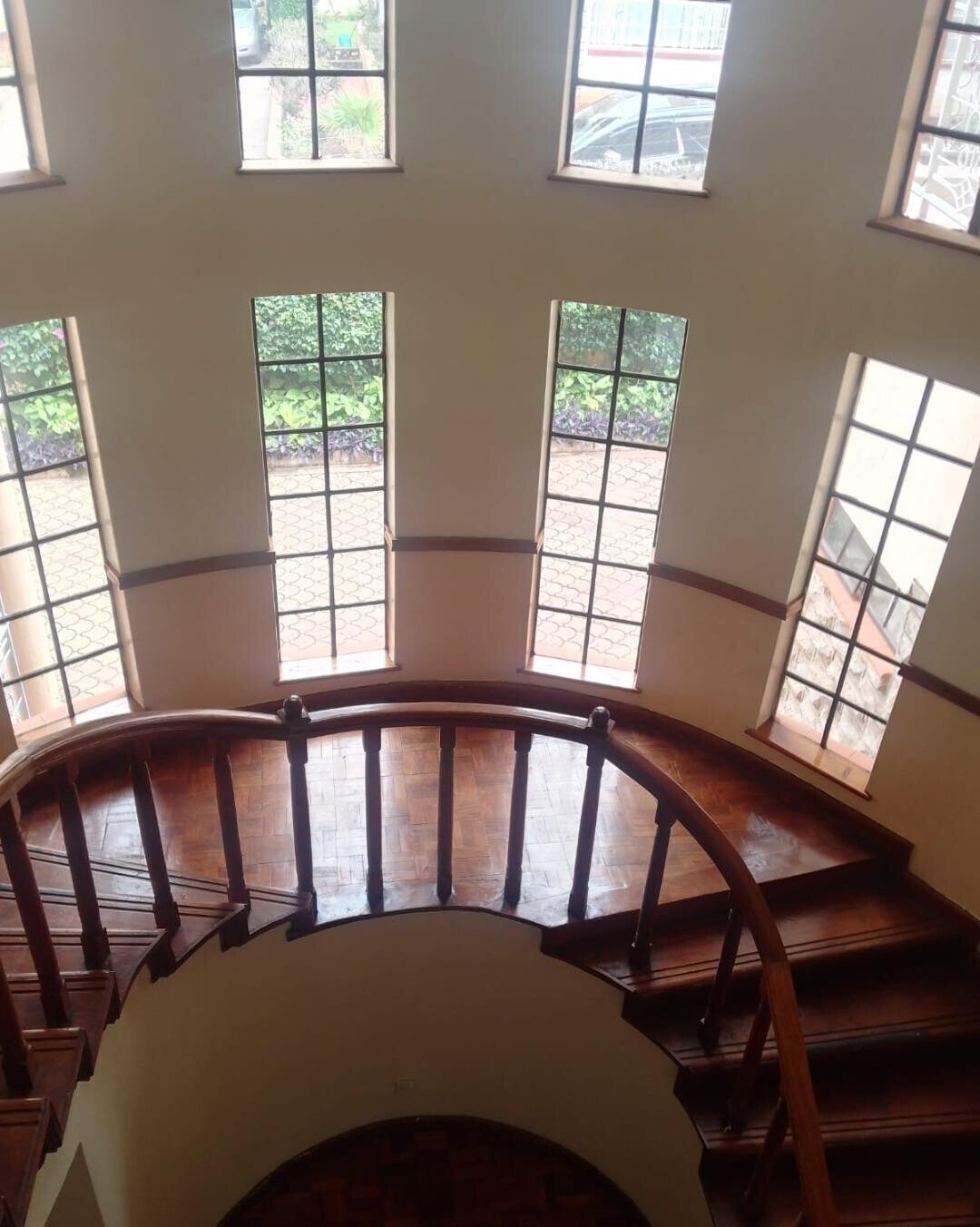 Half Acre 5BR Haven for KSh 350K