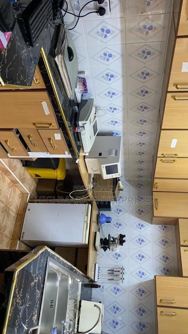 Hospital on Sale:Operating 24 Hours