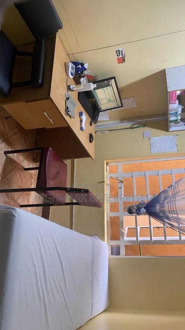 Hospital on Sale:Operating 24 Hours