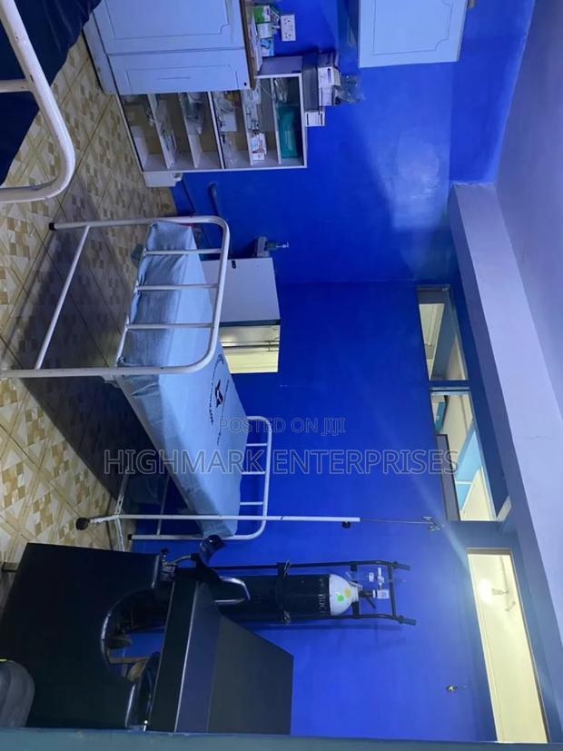 Hospital on Sale:Operating 24 Hours