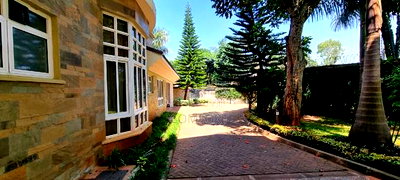 6bdrm Mansion in Unep, Runda for rent - Image 5