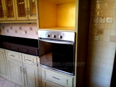 5 Bedroom Townhouse - Image 6