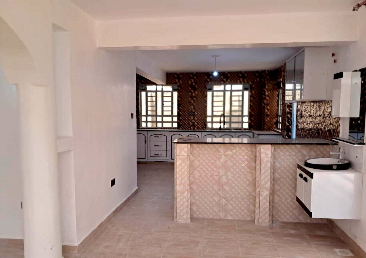 5BR Mansionette 300m from Namanga Highway - Kitengela