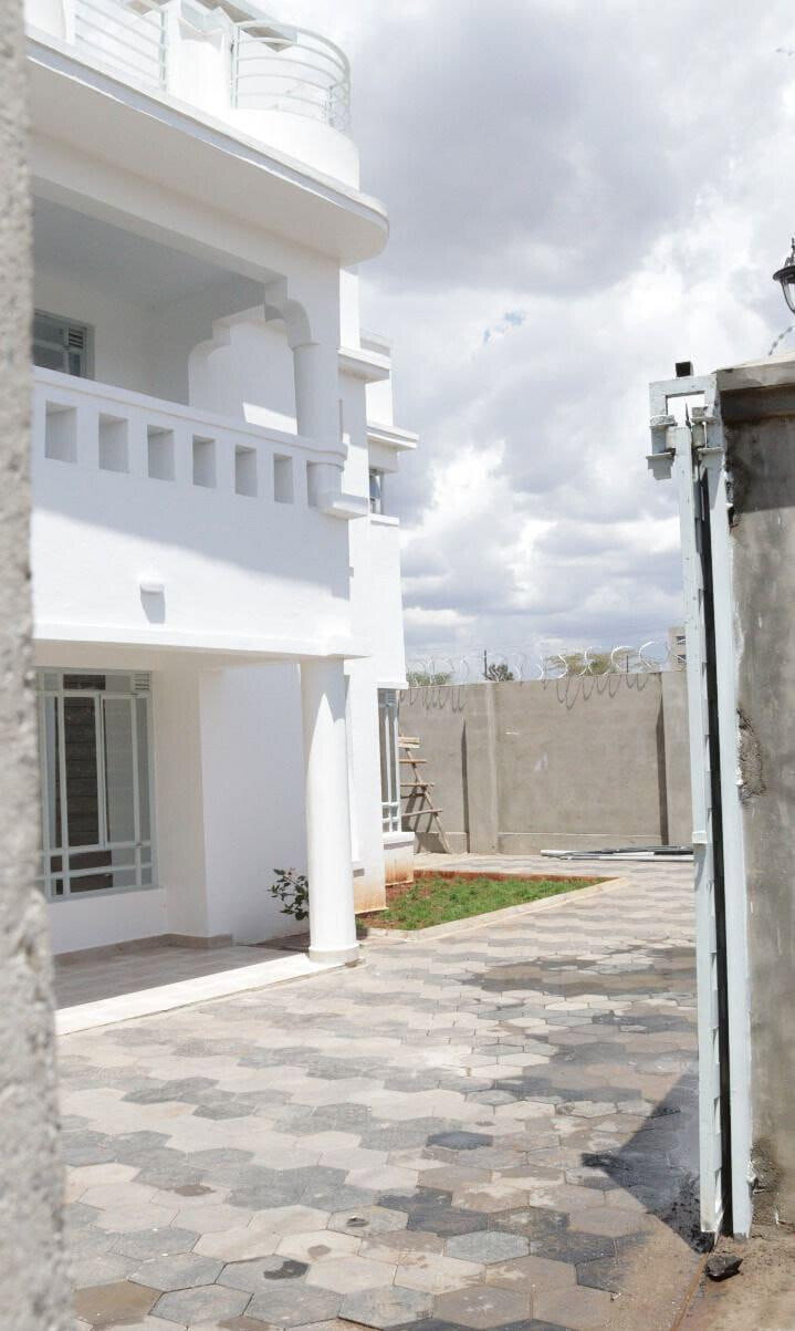 5BR Mansionette 300m from Namanga Highway - Kitengela