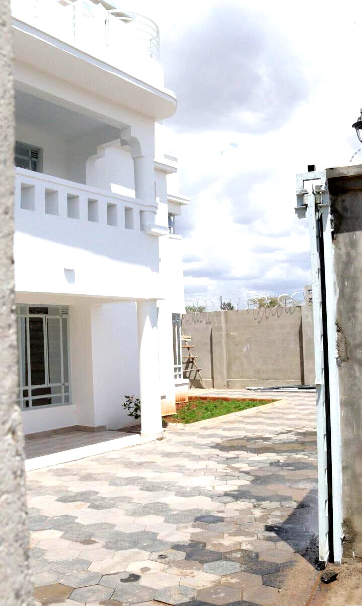 5BR Mansionette 300m from Namanga Highway - Kitengela