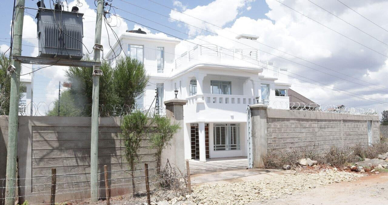 5BR Mansionette 300m from Namanga Highway - Kitengela