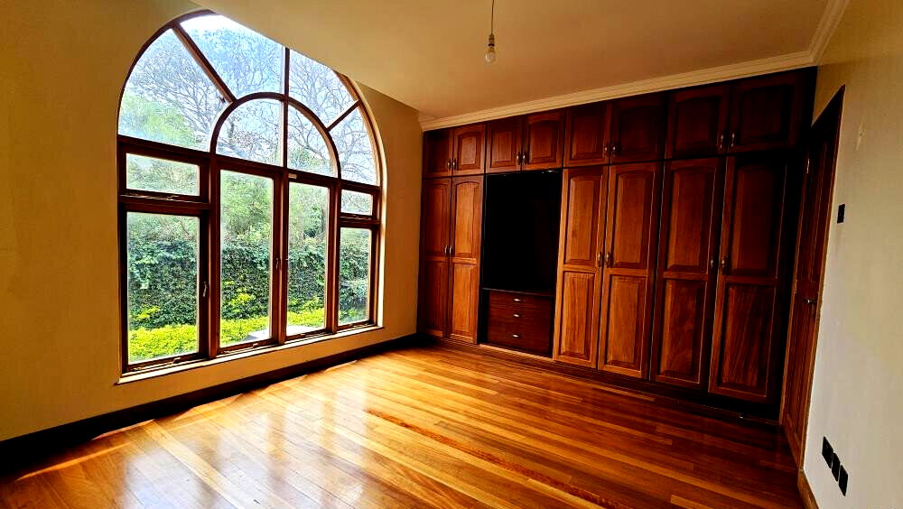 5-Bed Townhouse with DSQ for 2 in Gated Karen Estate – KES 130M