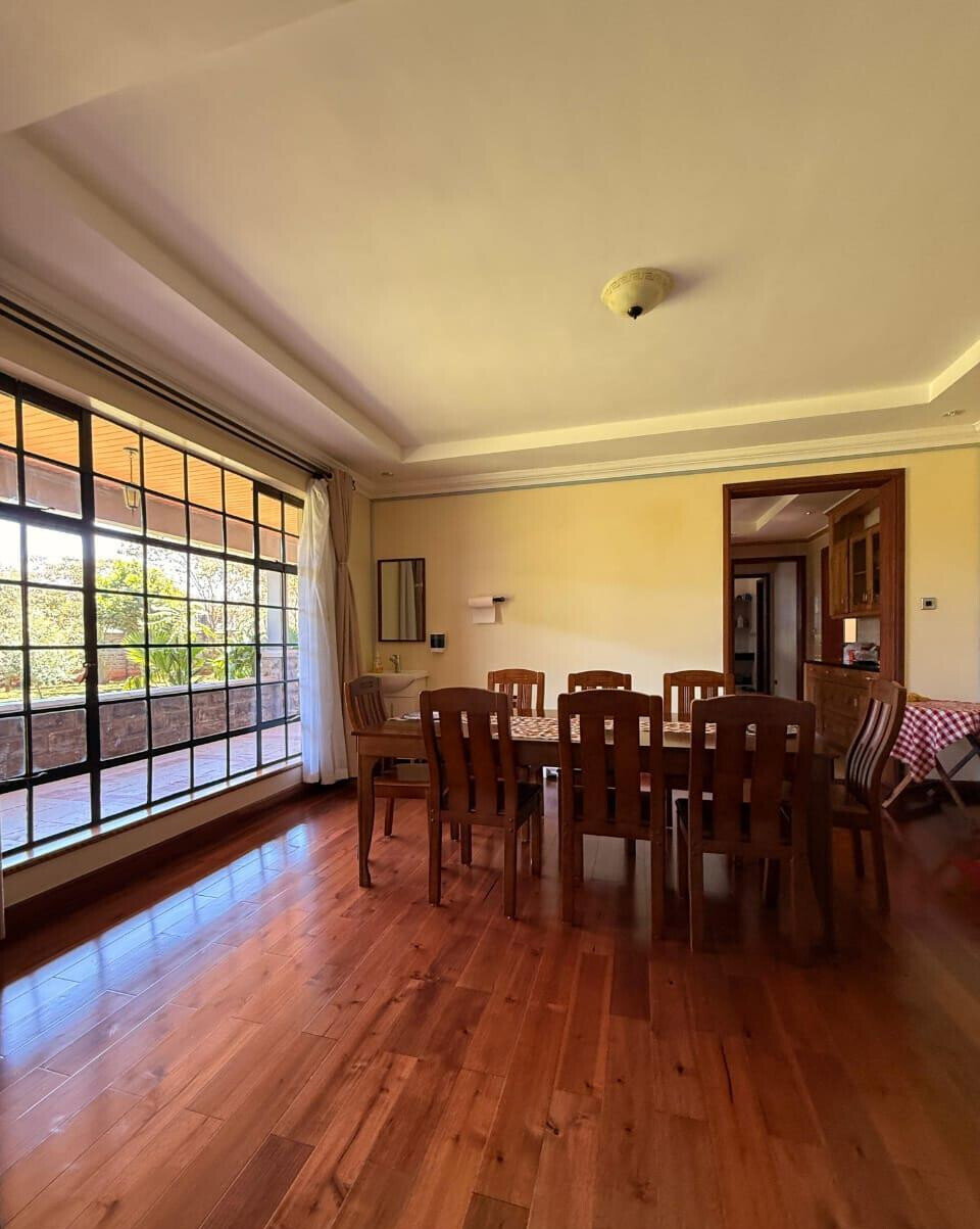 4-Ensuite Townhouse on Half-Acre with Shared Pool – Bogani, Karen